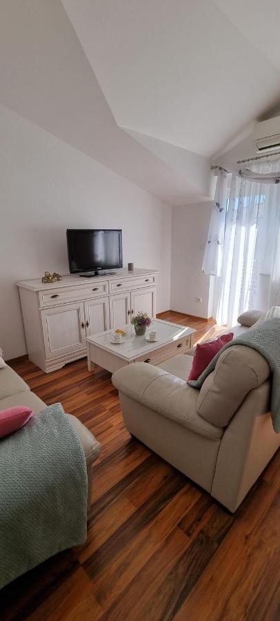 Apartments Cambellezza Kastela Luaran gambar