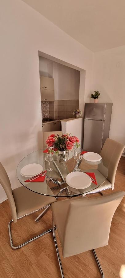Apartments Cambellezza Kastela Luaran gambar