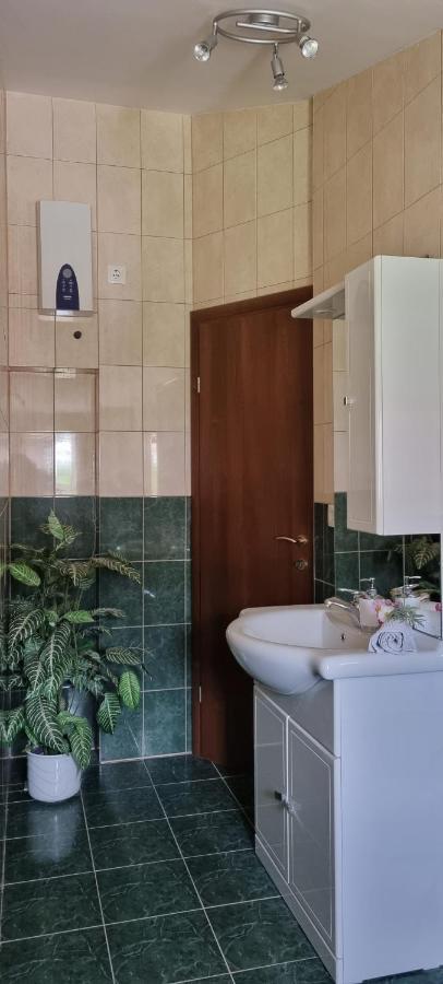 Apartments Cambellezza Kastela Luaran gambar
