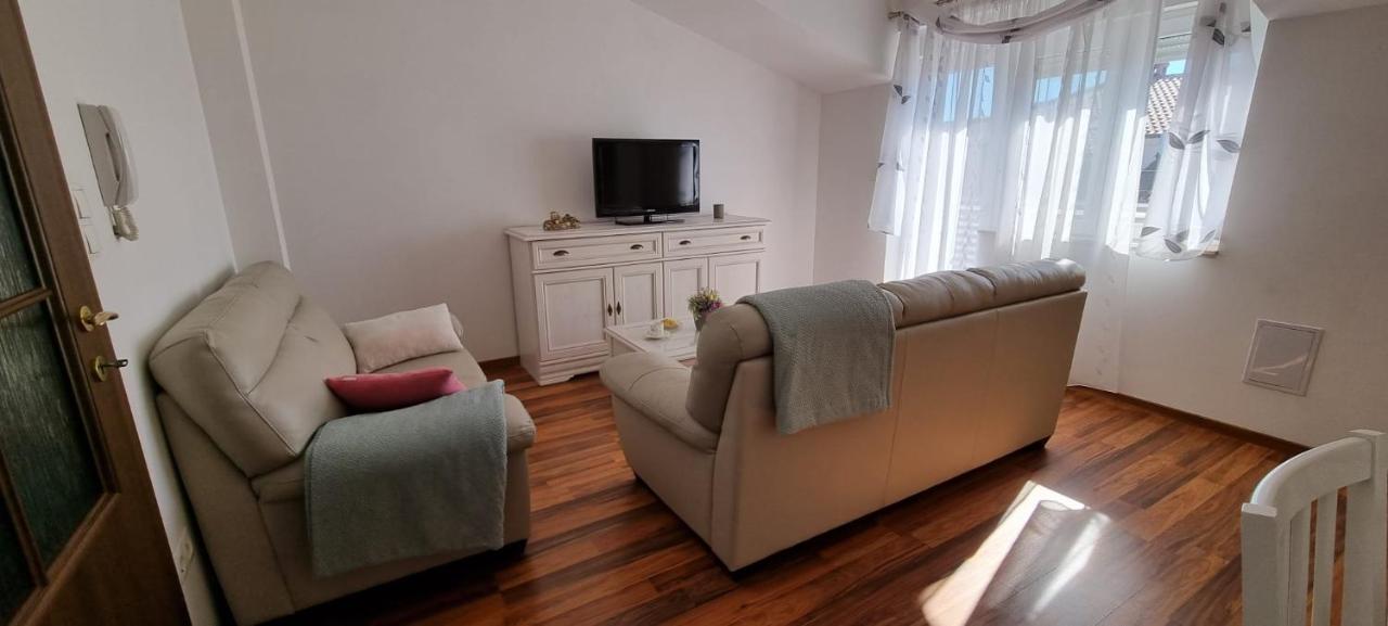 Apartments Cambellezza Kastela Luaran gambar