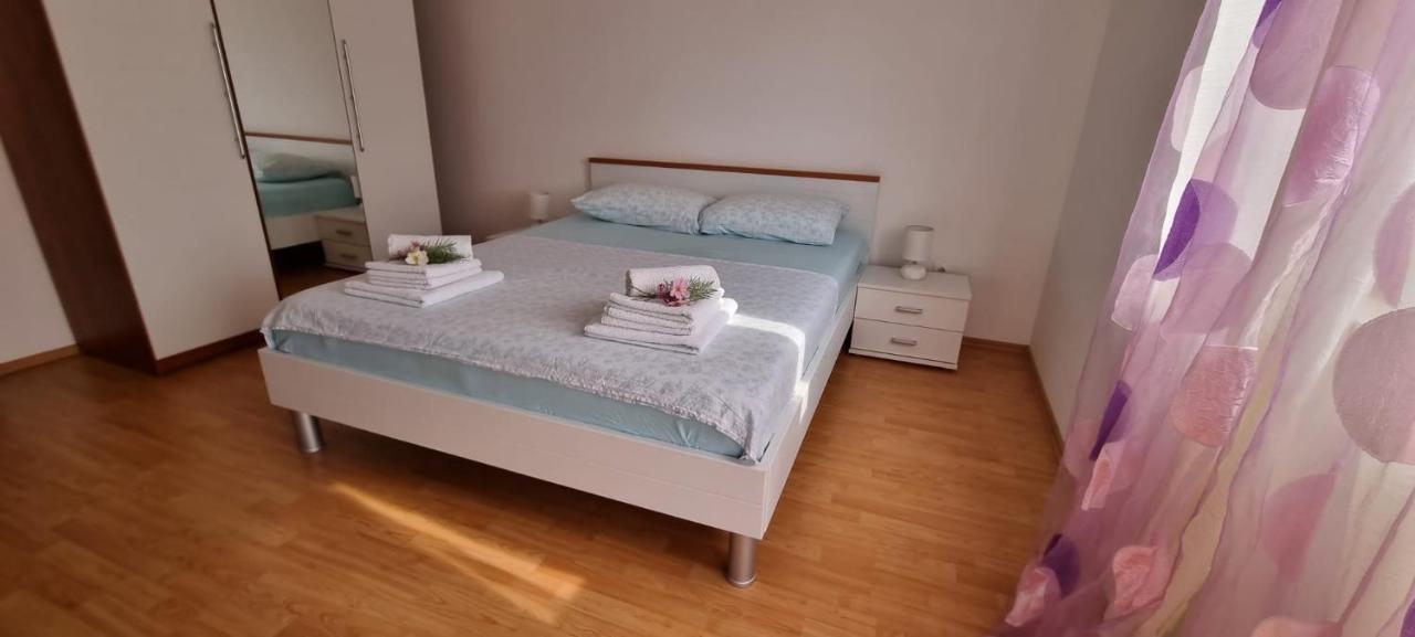 Apartments Cambellezza Kastela Luaran gambar