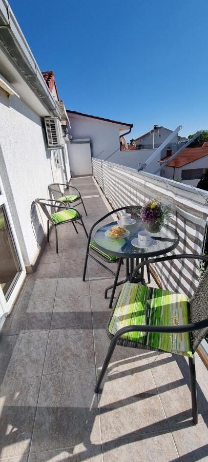 Apartments Cambellezza Kastela Luaran gambar
